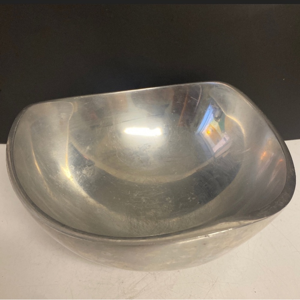 Nambé 527 Handmade Serving Bowl Tri Corner Dish Made of Aluminum Alloy Metal